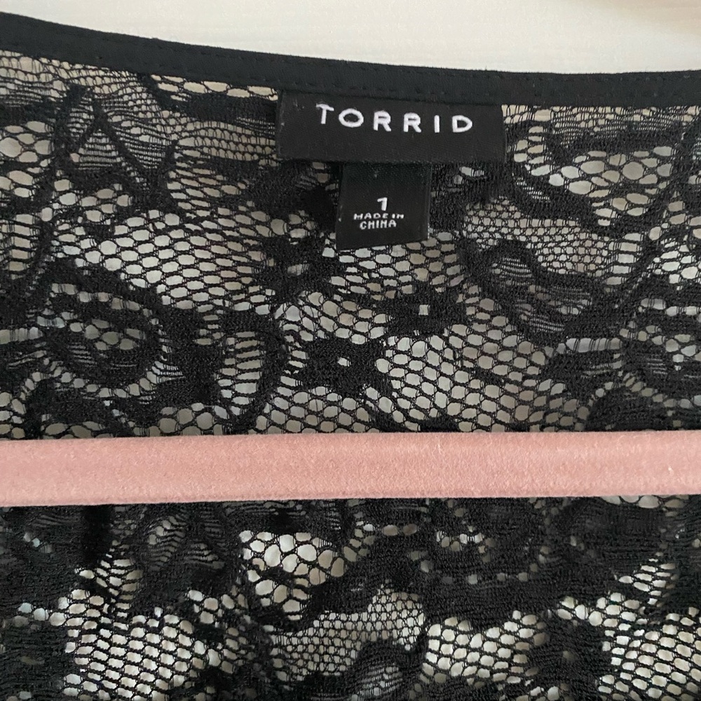 Torrid lacy top EUC - Picture 3 of 4